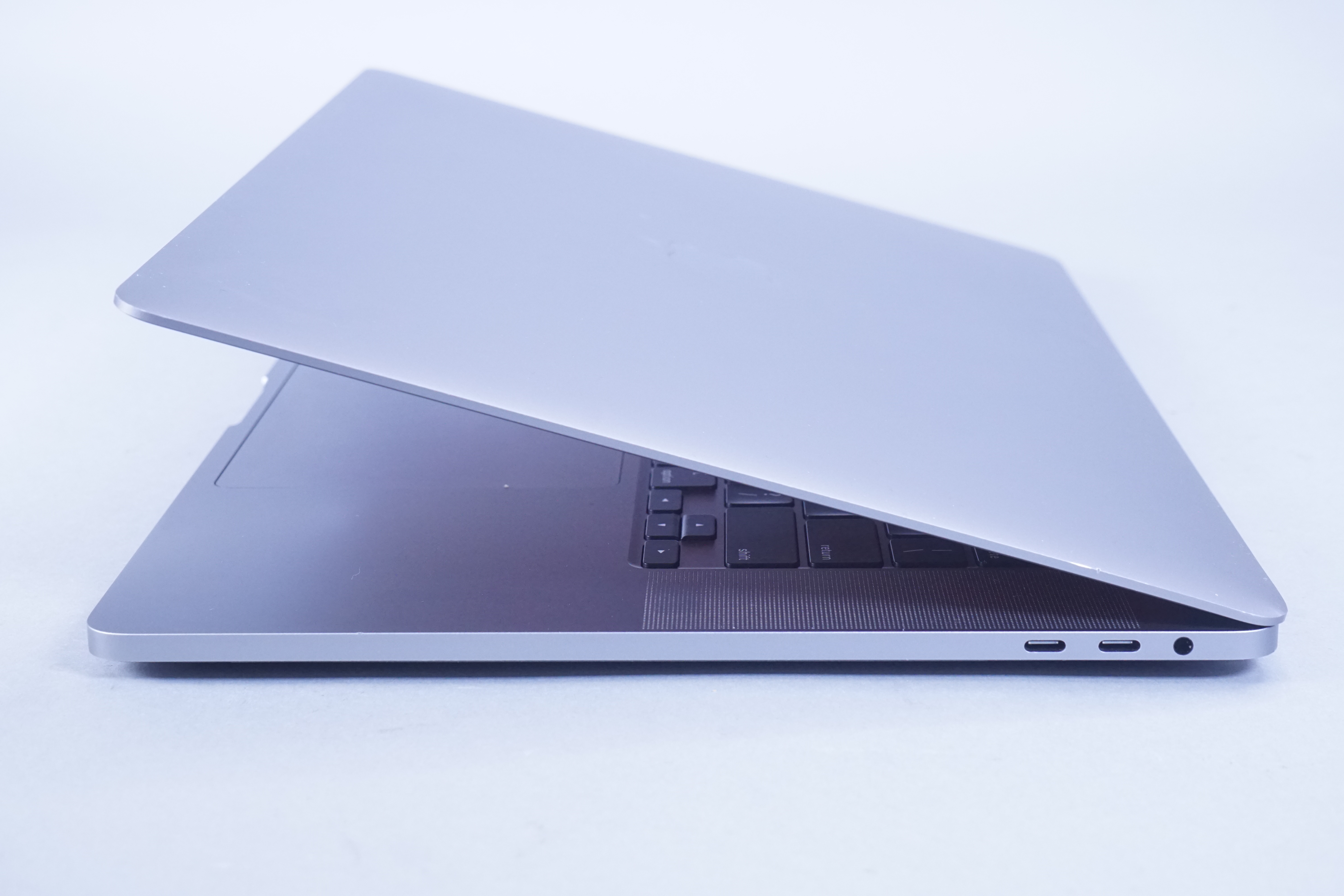 Macbook Pro 16"CTO/I9 2.4GHZ/64GB RAM/512GB SSD/TOP/CZ