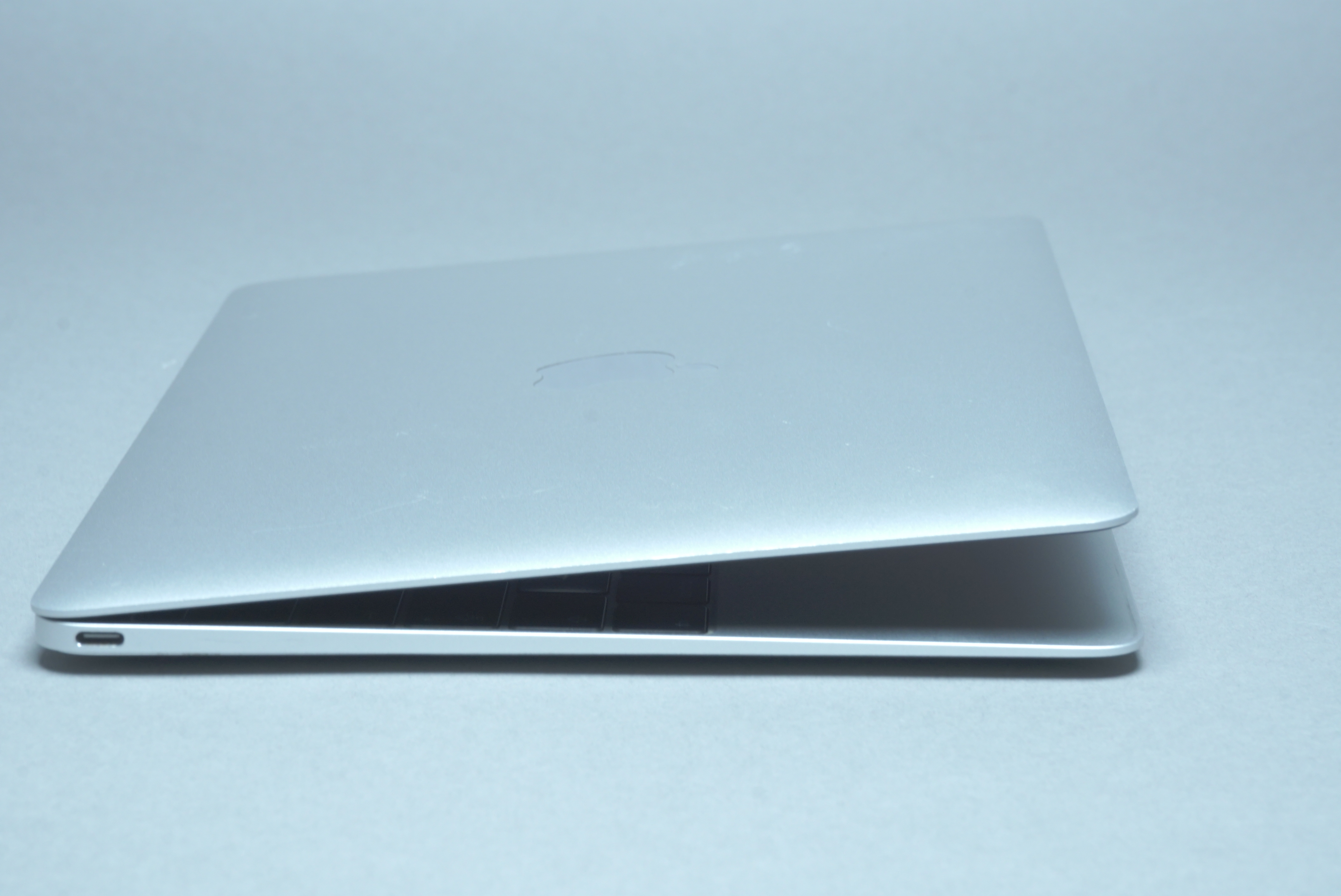 Macbook 12"/M 1.1GHZ/8GB RAM/256GB SSD/CZ/BAT
