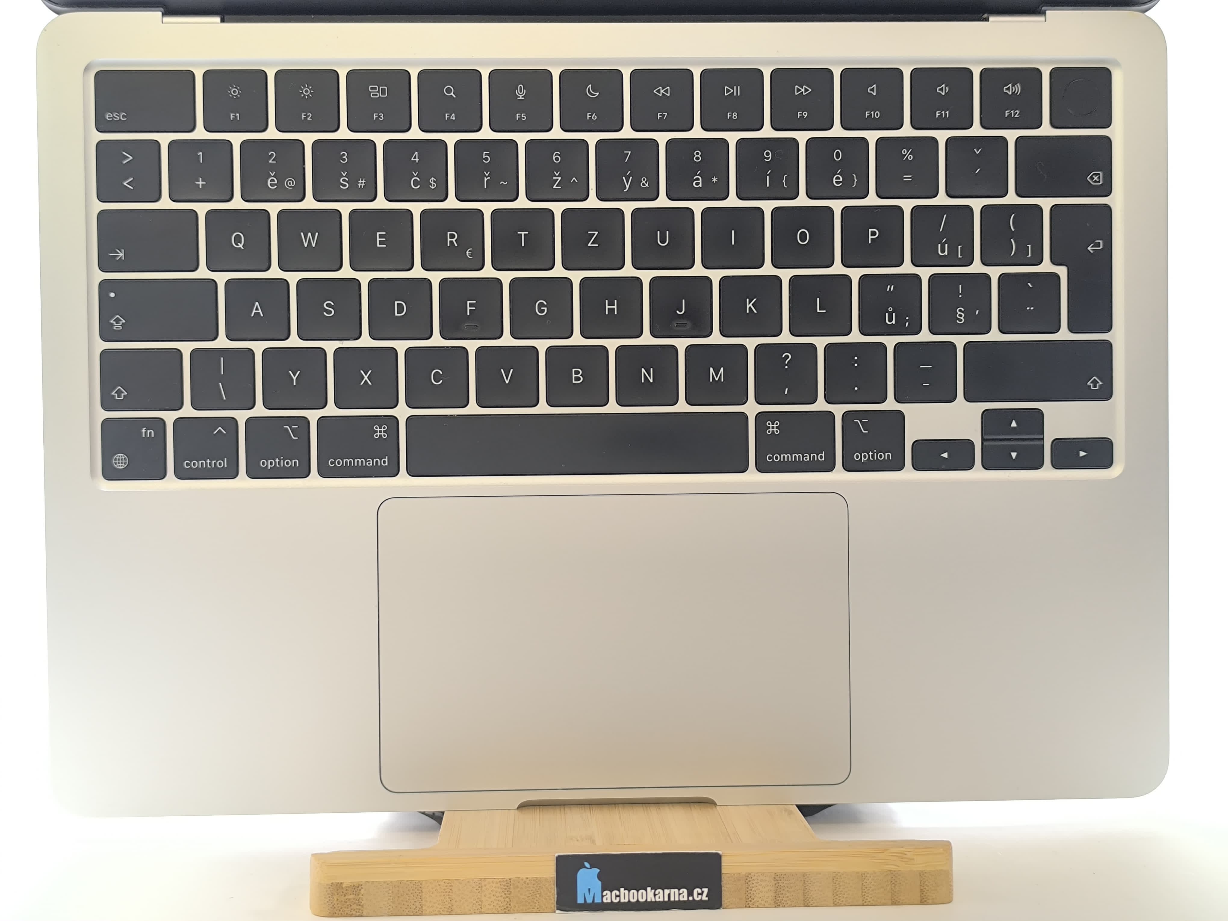 Macbook Air 13.6"/M2/8GB RAM/256GB SSD/CZ/TOP