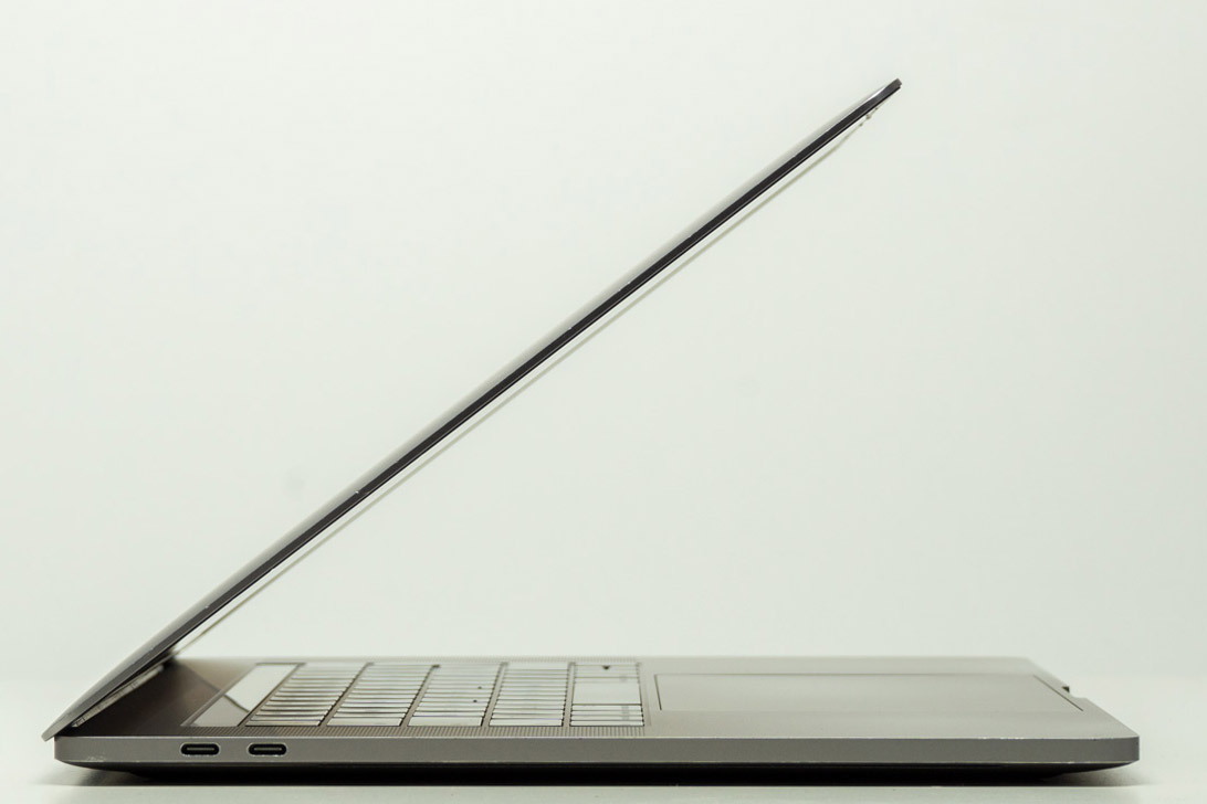 Macbook Pro 15.4" TB/I7 2.2GHZ/16GB RAM/256GB SSD
