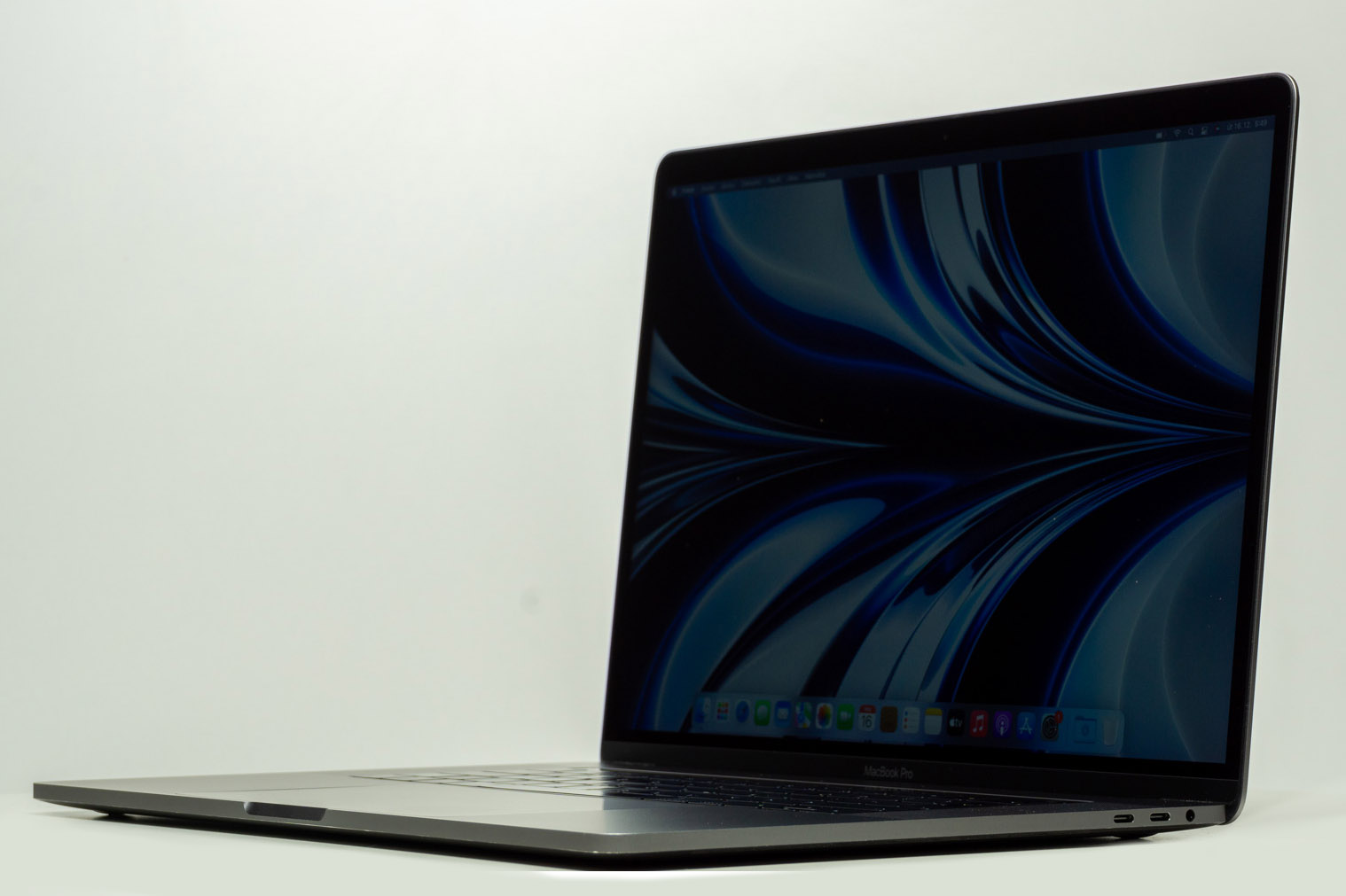 Macbook Pro 16" TB/I7 2.6GHZ/16GB RAM/512GB SSD