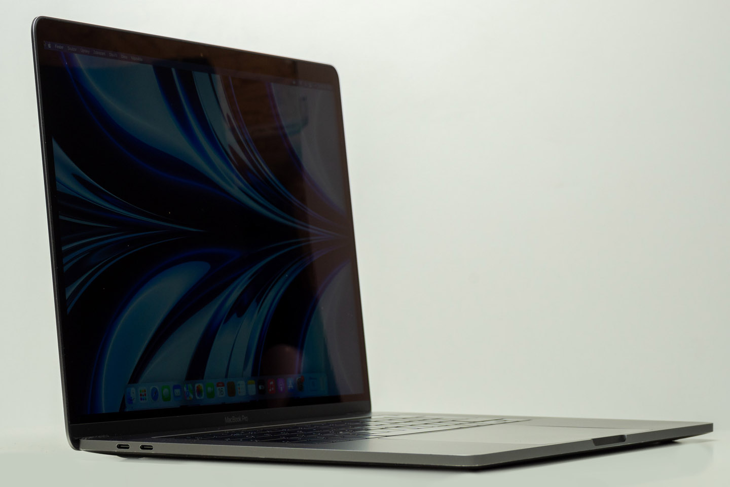 Macbook Pro 16" TB/I7 2.6GHZ/16GB RAM/512GB SSD