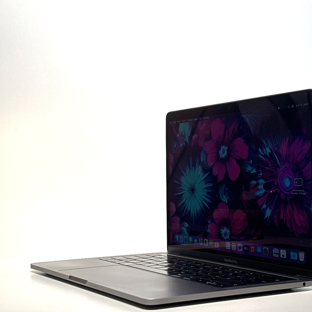 Macbook Pro 13.3" TB/I5 1.4GHZ/8GB RAM/128GB SSD/CZ