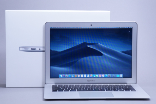 Macbook Air 13.3"/I5 1.8HZ/8GB RAM/256GB SSD